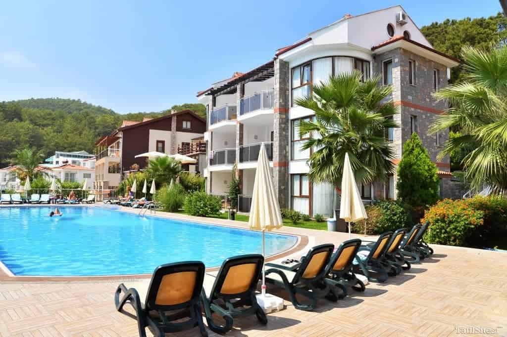 Golden Life Heights Deluxe Suites Hotel